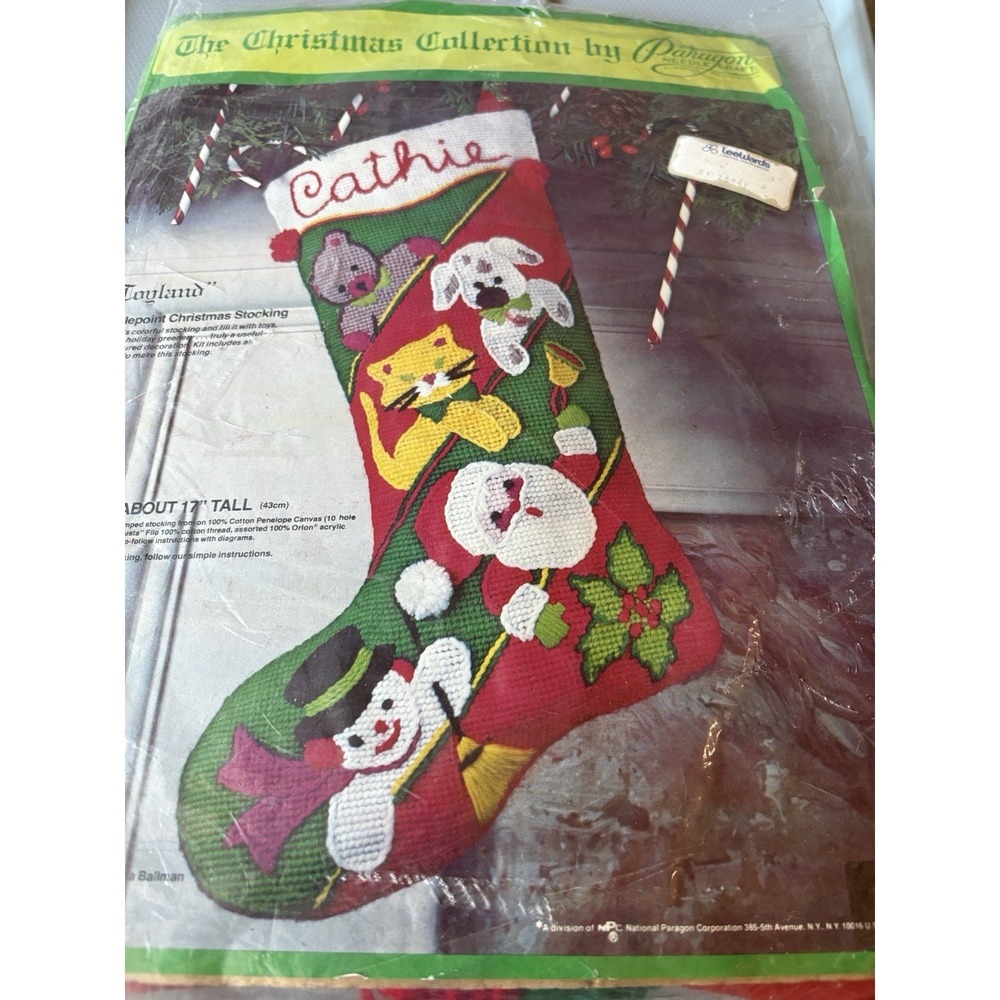 vtg PARAGON TOYLAND needlepoint KIT cat dog santa snowman XMAS STOCKING - Picture 5 of 8